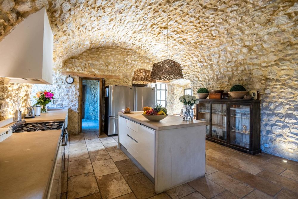 Photographs of Mas des Gardois villa in Provence - Image 15 of 58