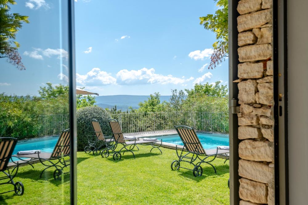 Photographs of Mas Bonheur villa in Provence - Image 20 of 32