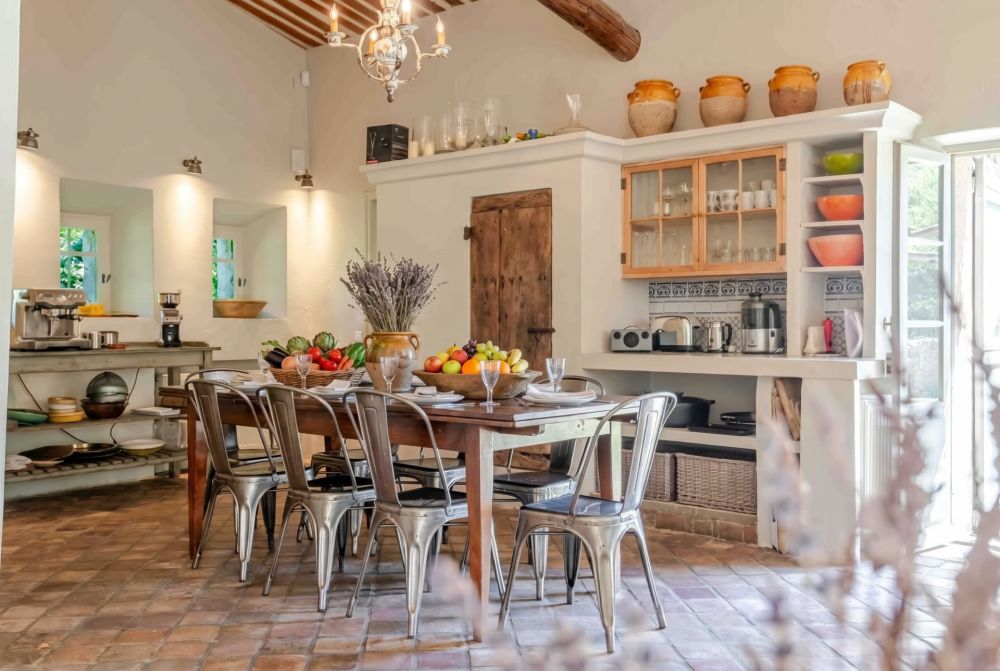 Photographs of Mas des Roses villa in Provence - Image 7 of 44