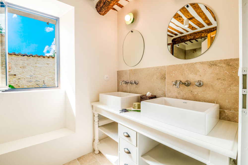 Photographs of Mas des Secrets villa in Provence - Image 27 of 47
