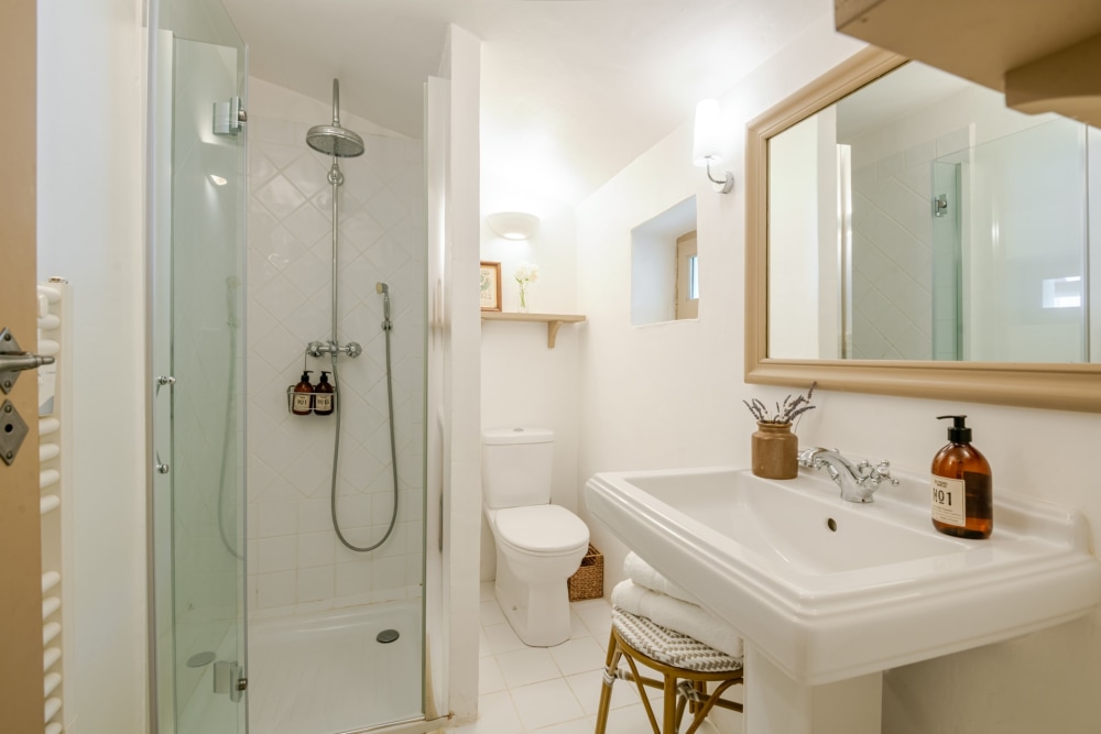 Photographs of Le Relais villa in Provence - Image 40 of 43
