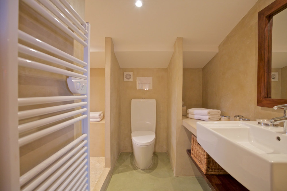 Photographs of A Laise en Provence villa in Provence - Image 18 of 25