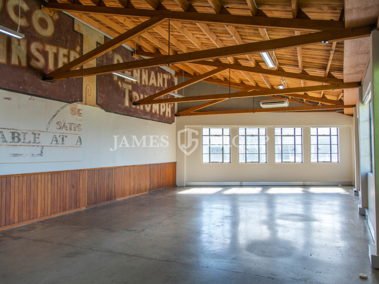 Kingsland Office With Authentic Character