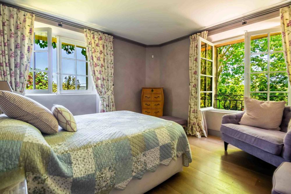 Photographs of Domaine de Beau-Fleurs villa in Provence - Image 35 of 45