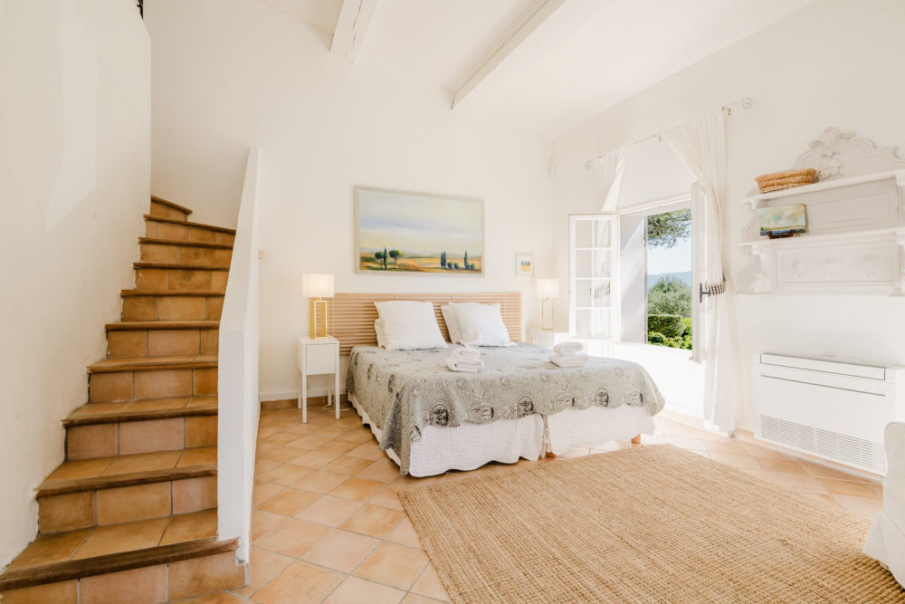 Photographs of Mas des Imberts villa in Provence - Image 35 of 48