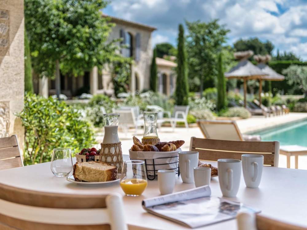Photographs of Mas Helios villa in Provence - Image 4 of 44