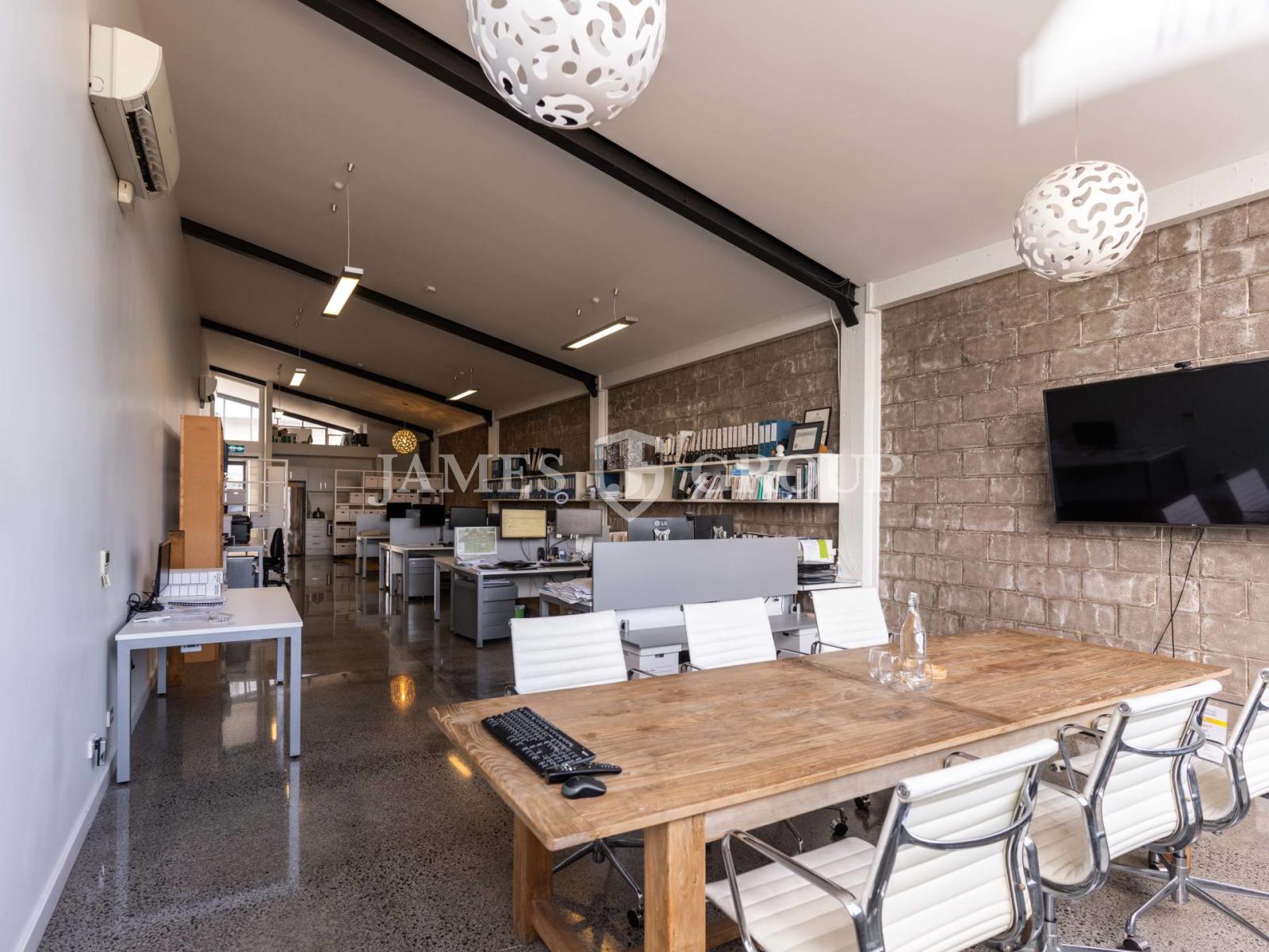 Sought-after City Fringe Space With Parking