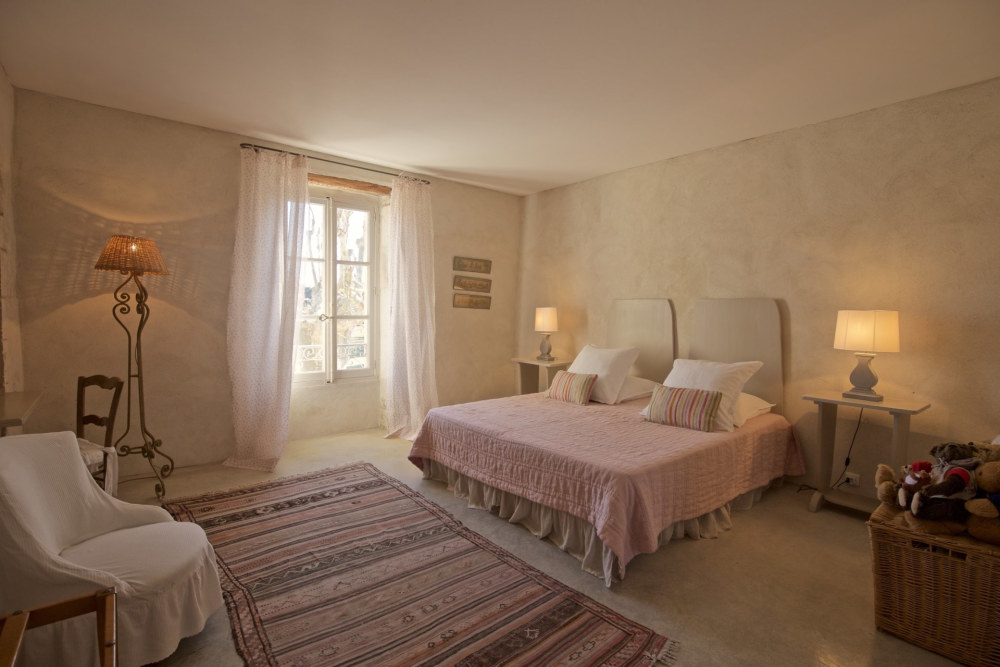 Photographs of Mas de la Galifette villa in Provence - Image 25 of 37