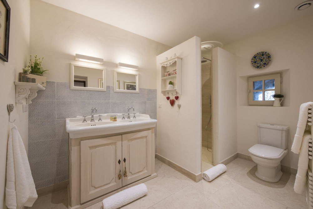 Photographs of Mas du Ciel villa in Provence - Image 37 of 44