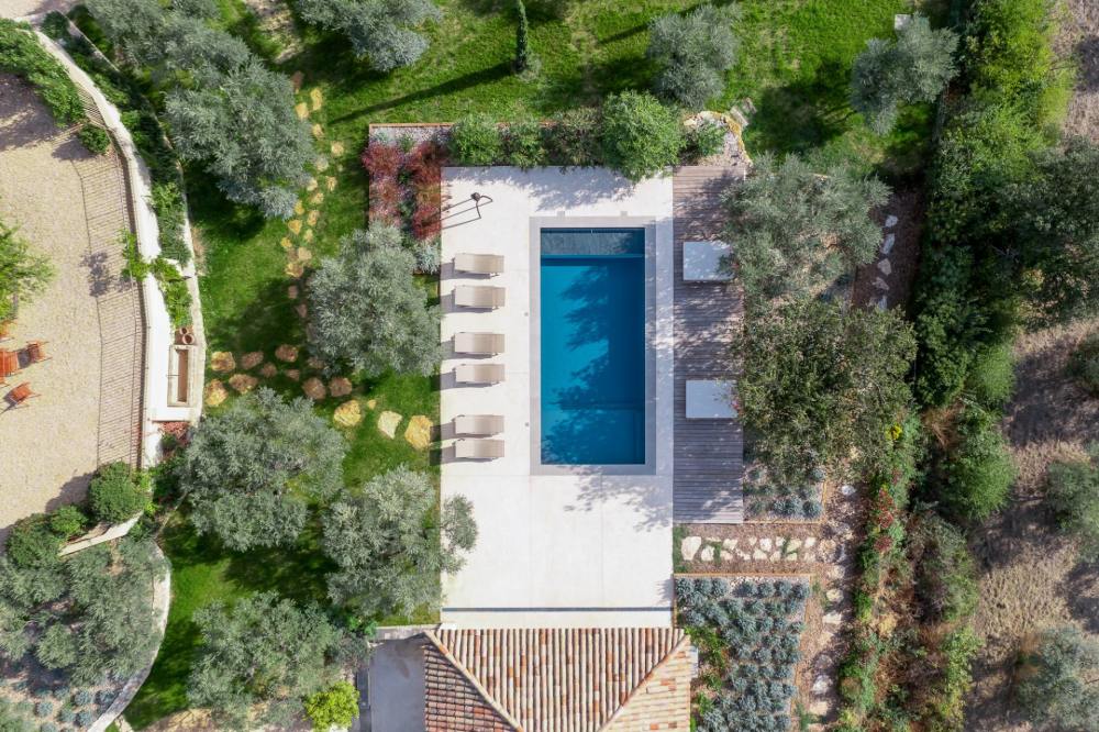 Photographs of Mas la Mirande villa in Provence - Image 45 of 49