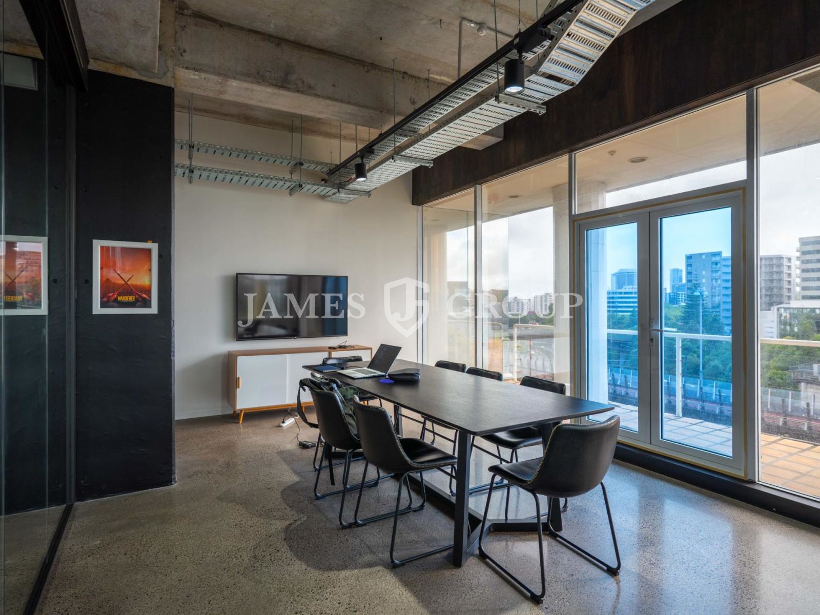 Versatile Office With Outdoor Deck On K Road