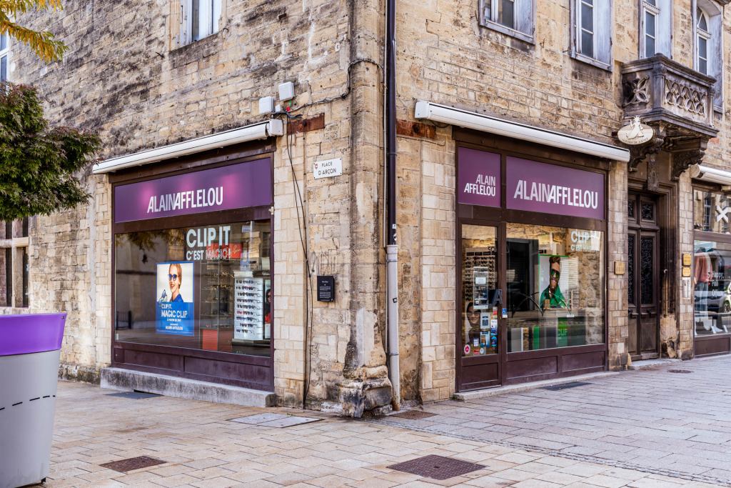 Magasin Opticien 54 rue de la République 25300 PONTARLIER