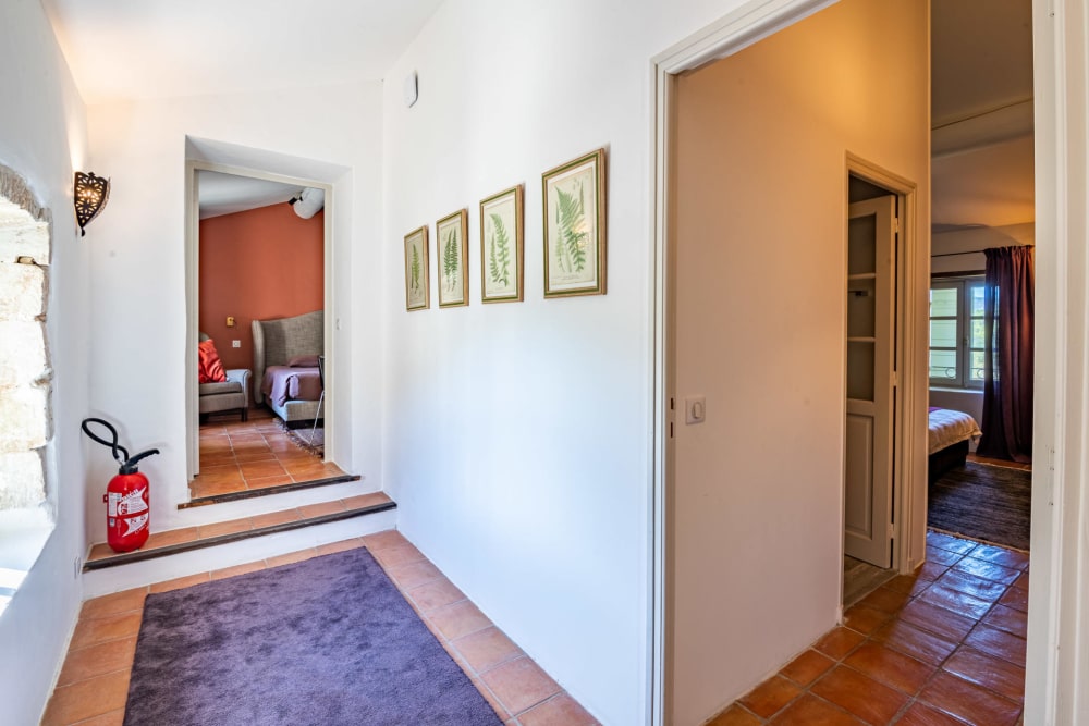 Photographs of Mas de la Salamandre villa in Provence - Image 41 of 57