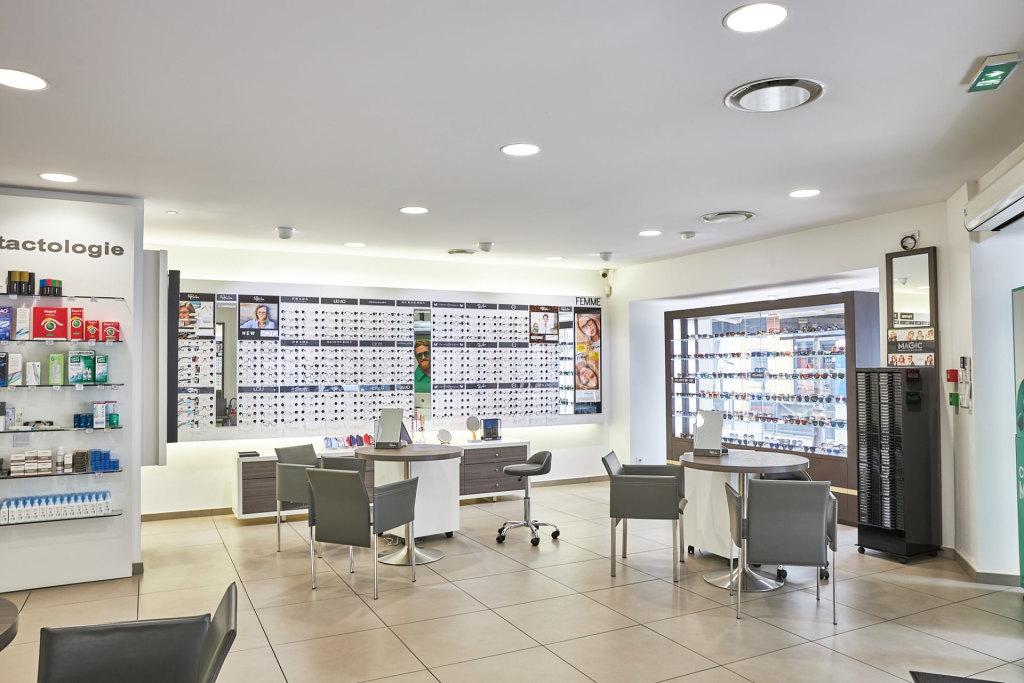 Magasin Opticien 1 rue de la République 83700 SAINT-RAPHAËL intérieur