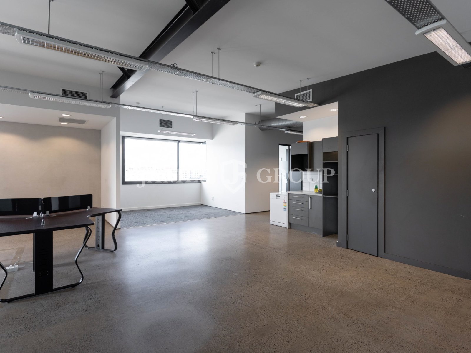 Polished Grafton Office