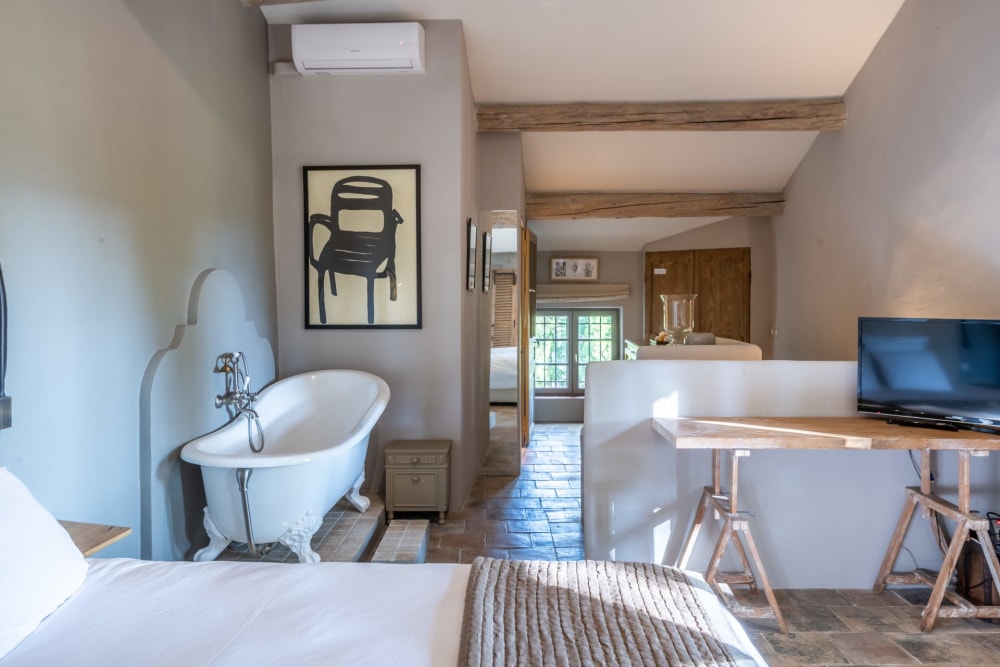 Photographs of Mas des Cigales villa in Provence - Image 21 of 41