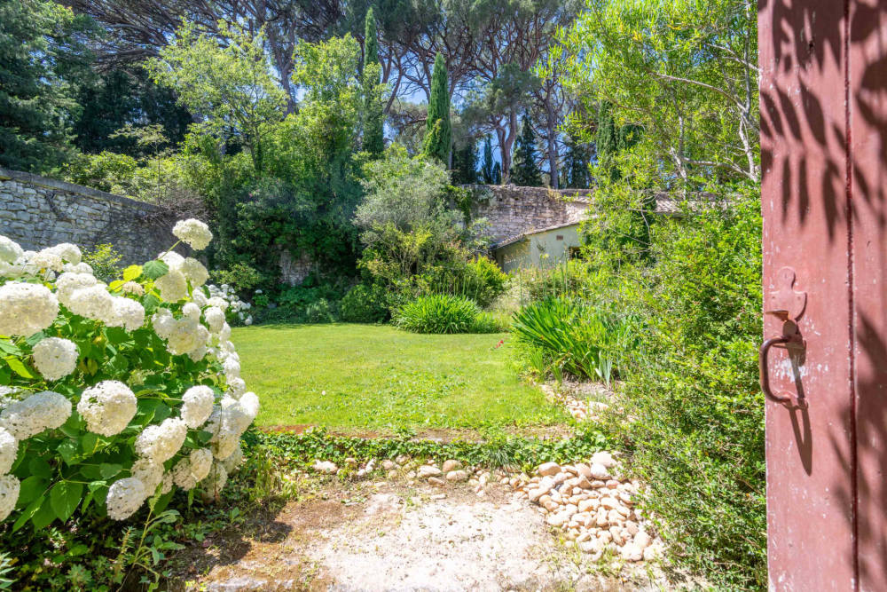 Photographs of Mas de Montolivet villa in Provence - Image 39 of 42