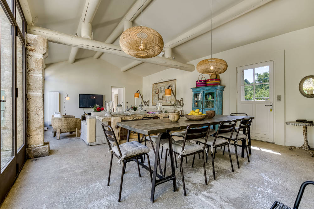 Photographs of Le Mas des Amandiers villa in Provence - Image 13 of 41