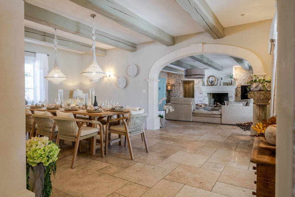 Photographs of Mas de l’Ecrin villa in Provence - Image 10 of 50
