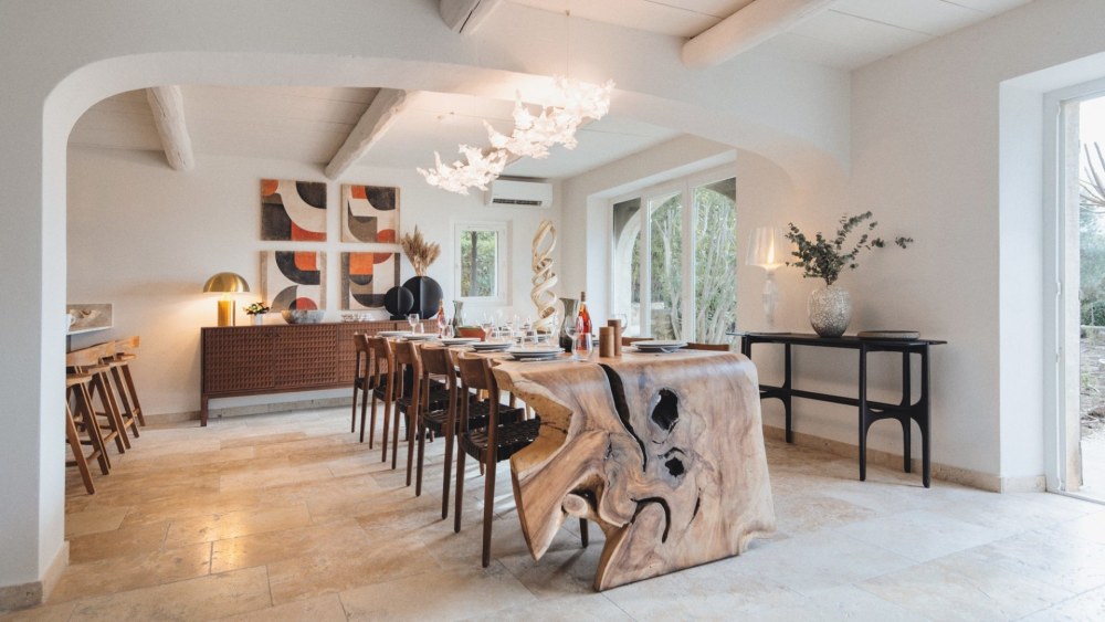 Photographs of Mas des Charmes villa in Provence - Image 8 of 39