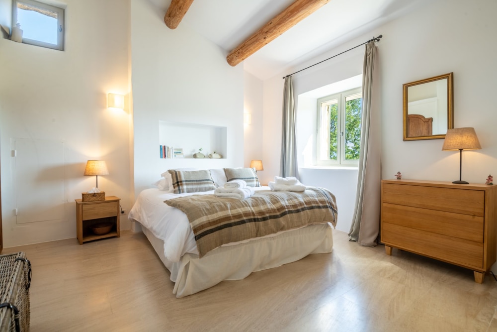 Photographs of Mas les Gardiols villa in Provence - Image 24 of 43