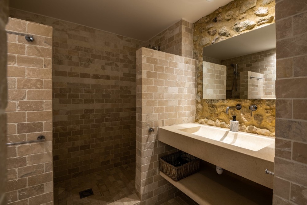 Photographs of Mas des Gardois villa in Provence - Image 43 of 58