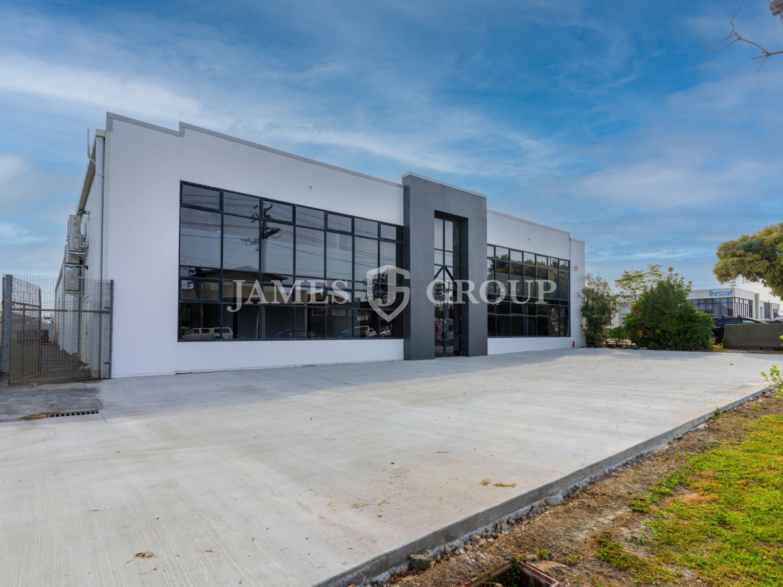 Huge Power Supply | 1,165m² Clear Span Warehouse