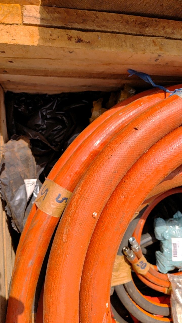 Lot of Several High-Pressure Hydraulic Hose