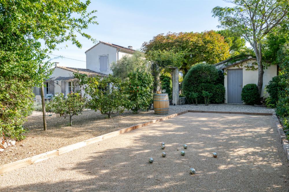 Photographs of Mas des Lilas villa in Provence - Image 13 of 36