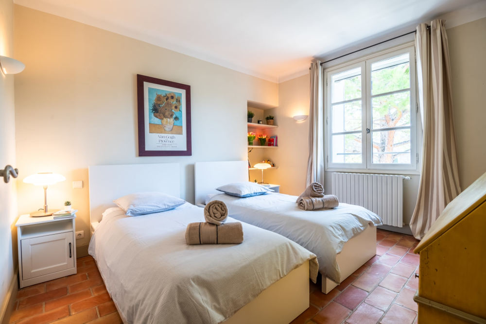 Photographs of Mas des Lilas villa in Provence - Image 24 of 36
