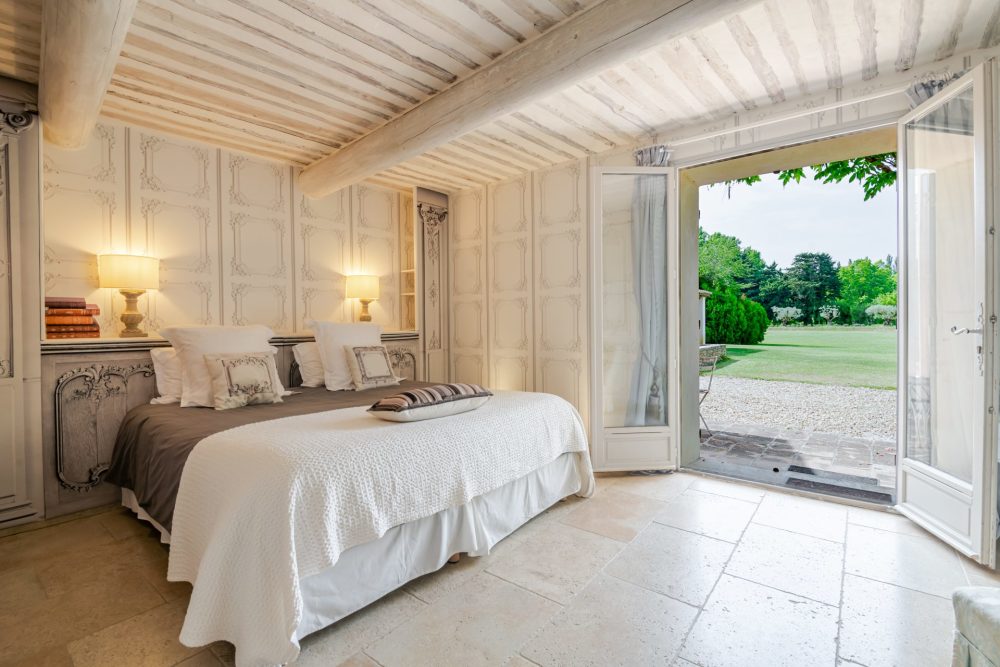 Photographs of Mas de Velorgues villa in Provence - Image 20 of 58