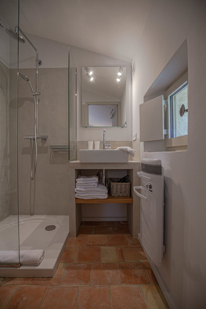 Photographs of Mas de Monvert villa in Provence - Image 29 of 34