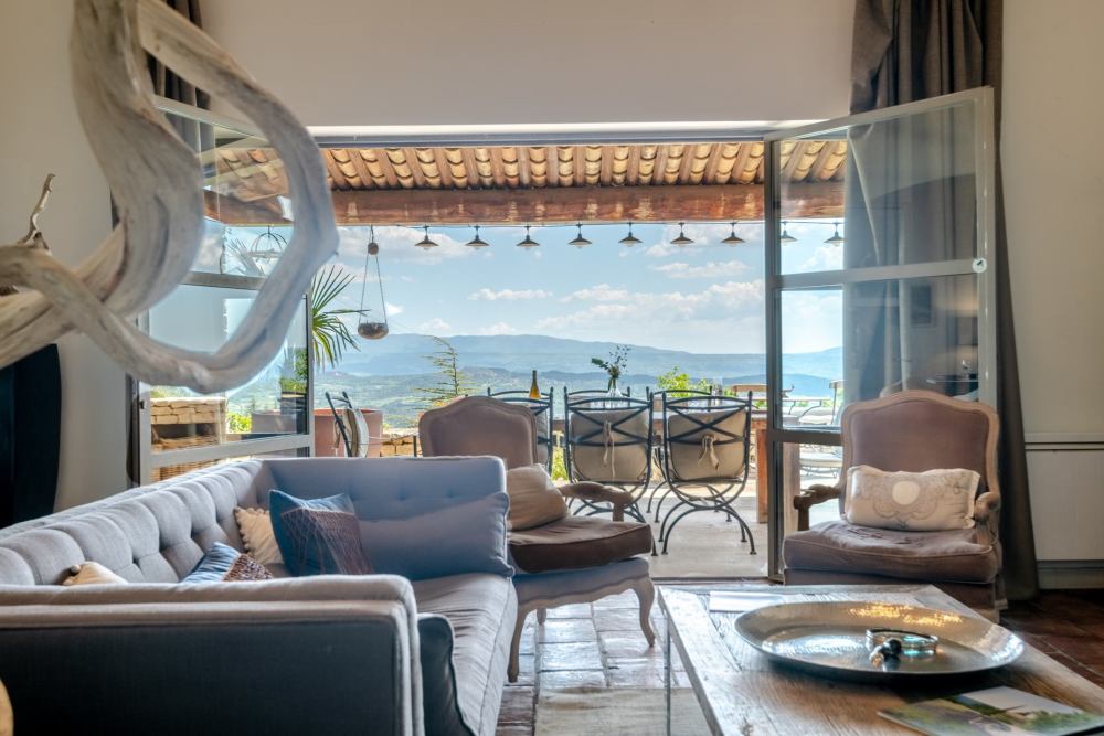 Photographs of Mas Bonheur villa in Provence - Image 5 of 32