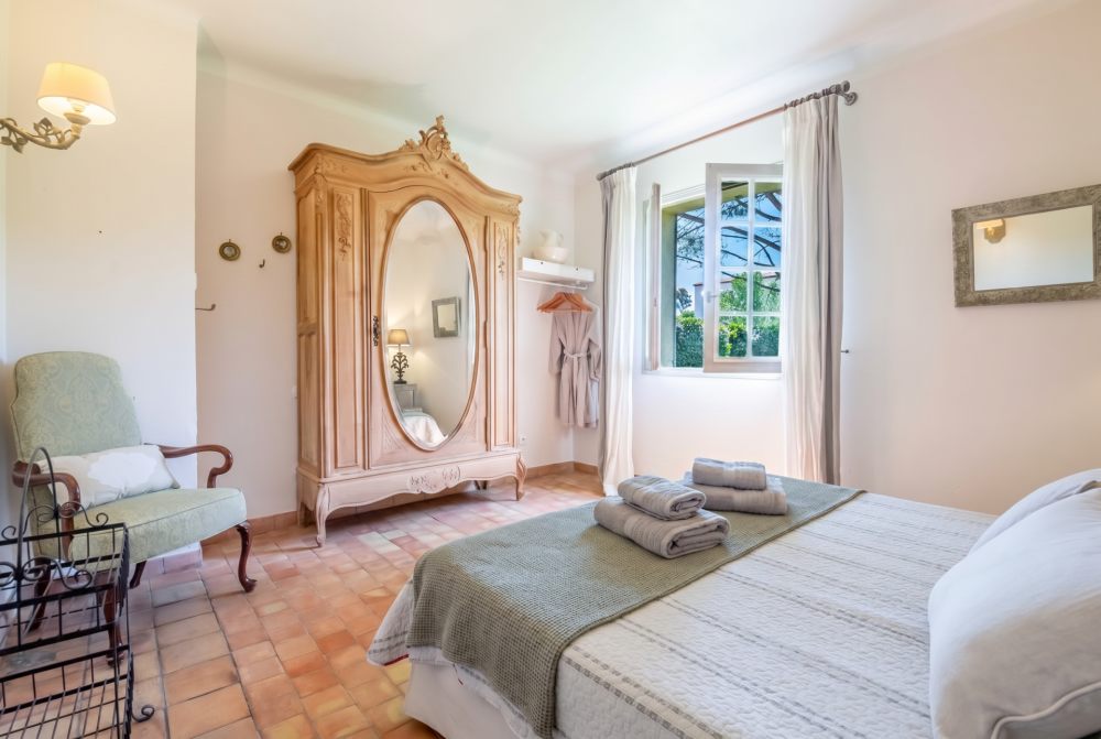 Photographs of Le Mas de Gancel villa in Provence - Image 27 of 41