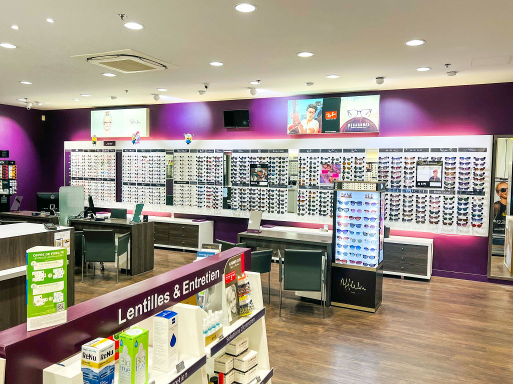 Magasin Opticien C.C. Carrefour Côte de Nacre 14000 CAEN intérieur