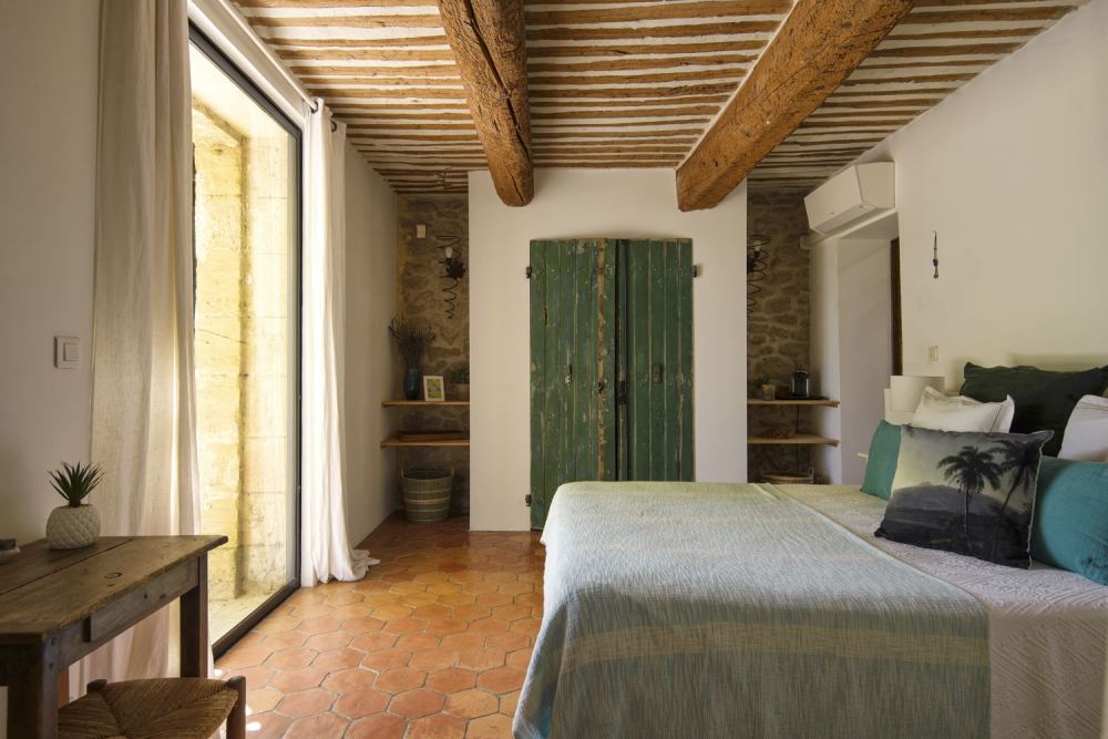 Photographs of Mas de la Sorgue villa in Provence - Image 19 of 45