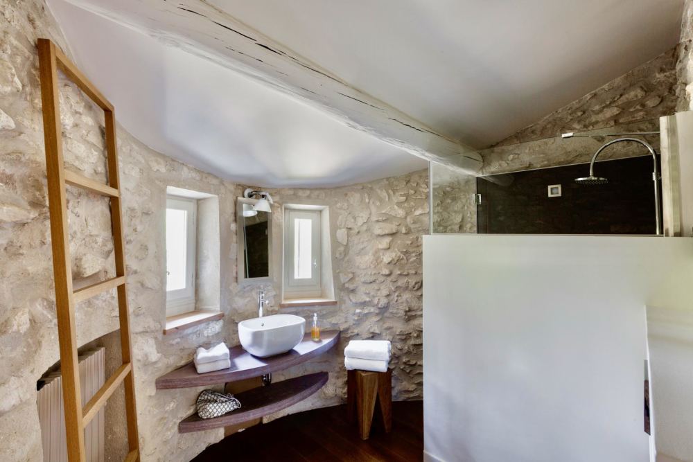 Photographs of Mas la Calade villa in Provence - Image 25 of 38