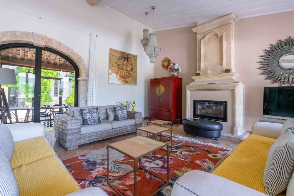 Photographs of Le Mas des Lavandins villa in Provence - Image 5 of 53