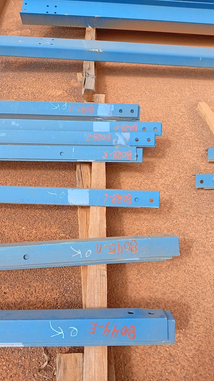 Lot of Metal Structures / Street 1/ BOX B16