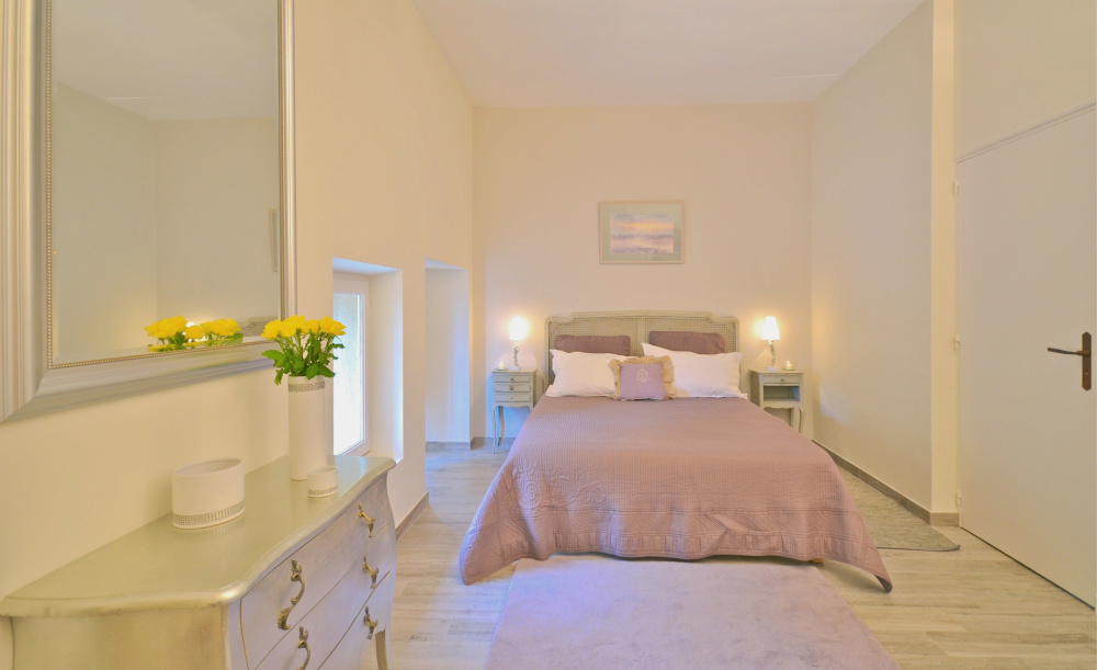 Photographs of La Cour villa in Provence - Image 24 of 34