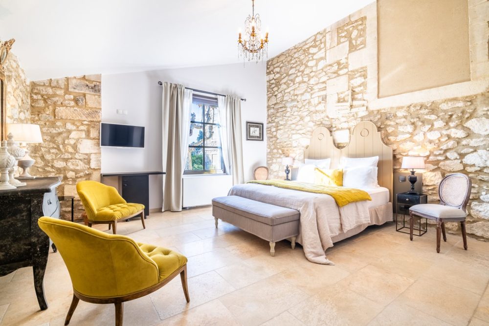 Photographs of Mas des Pêchers villa in Provence - Image 14 of 52