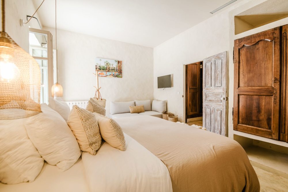 Photographs of Le Hameau de Sénanque villa in Provence - Image 28 of 60