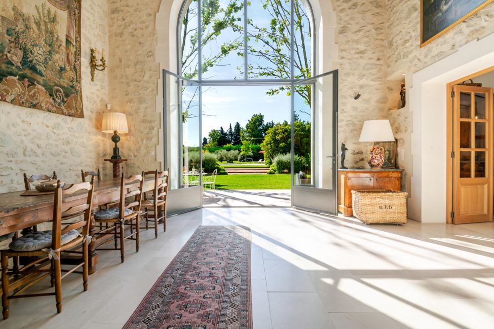Photographs of Mas du Lauzange villa in Provence - Image 4 of 43