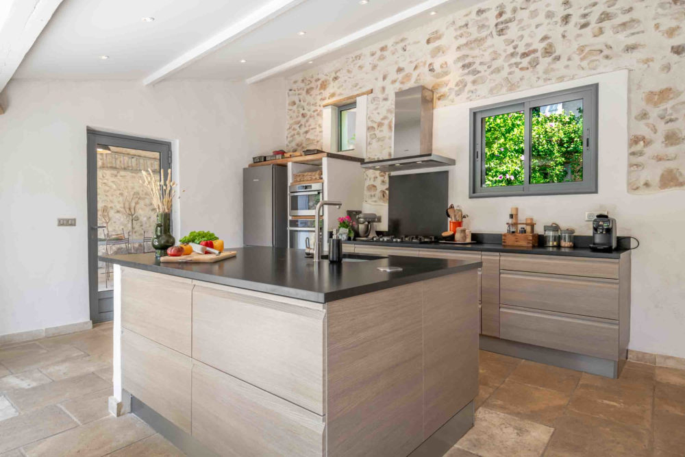 Photographs of La Farinette villa in Provence - Image 10 of 33