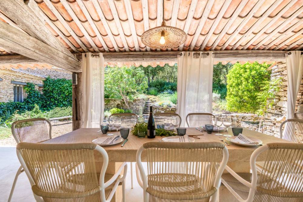 Photographs of Mas la Gineste villa in Provence - Image 3 of 46
