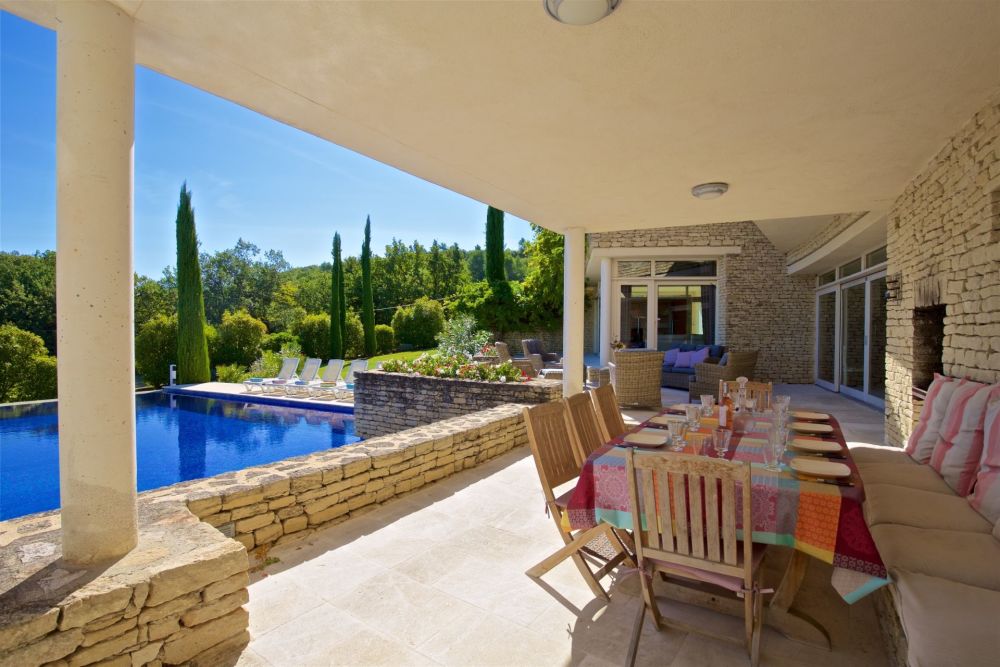 Photographs of A Laise en Provence villa in Provence - Image 5 of 25