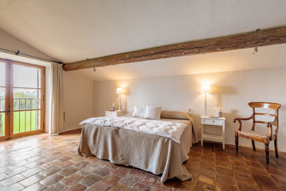 Photographs of Chateau de Sannes villa in Provence - Image 52 of 61