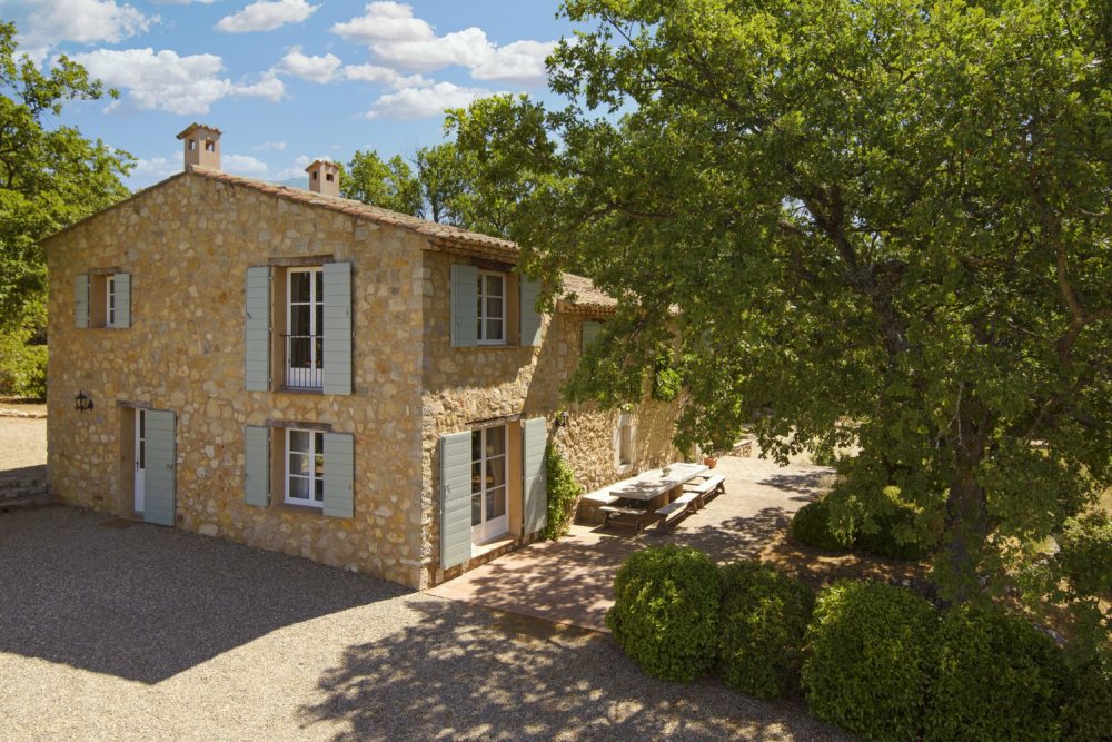 Photographs of Mas de Manebit villa in Provence - Image 3 of 30