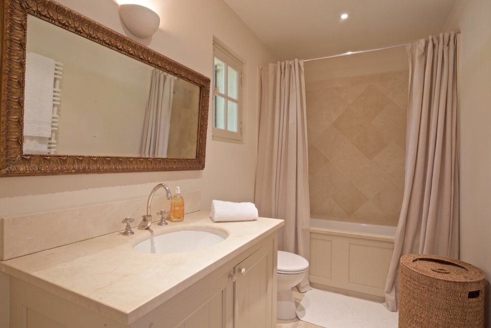 Photographs of Mas Providence villa in Provence - Image 31 of 38