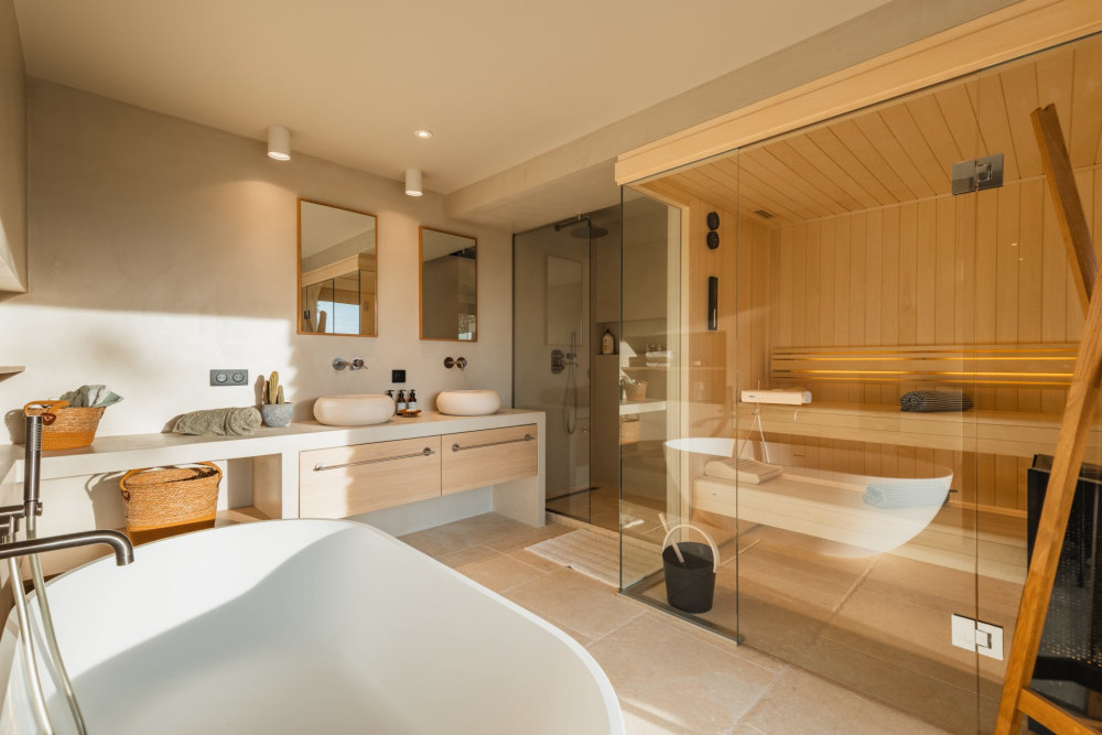 Photographs of A l’ombre des Chênes villa in Provence - Image 15 of 35